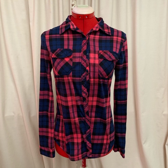 Button up flannel - Picture 1 of 2